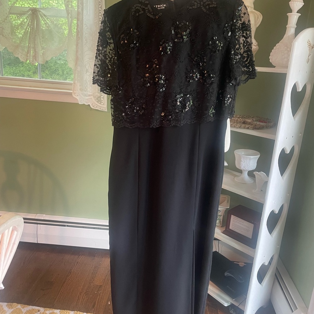 Patrick Collection Elegant Black Lace Overlay Dress 12